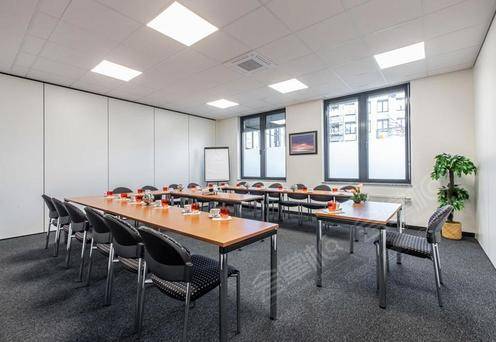 Raum OSLO Konferenzraum und Meeting-Lösung für 10-26 Personen